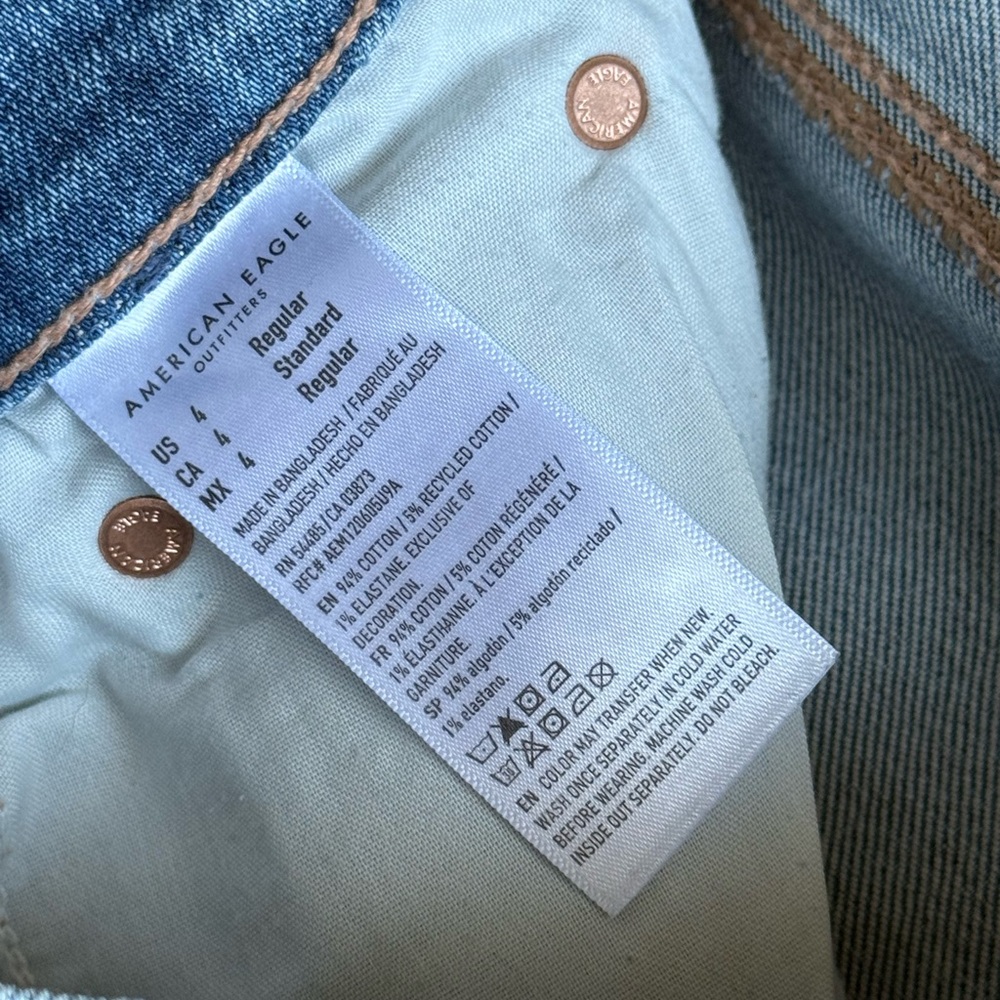American Eagle Outfitters Curvy Straight Blue Jeans - Picture 4 of 5